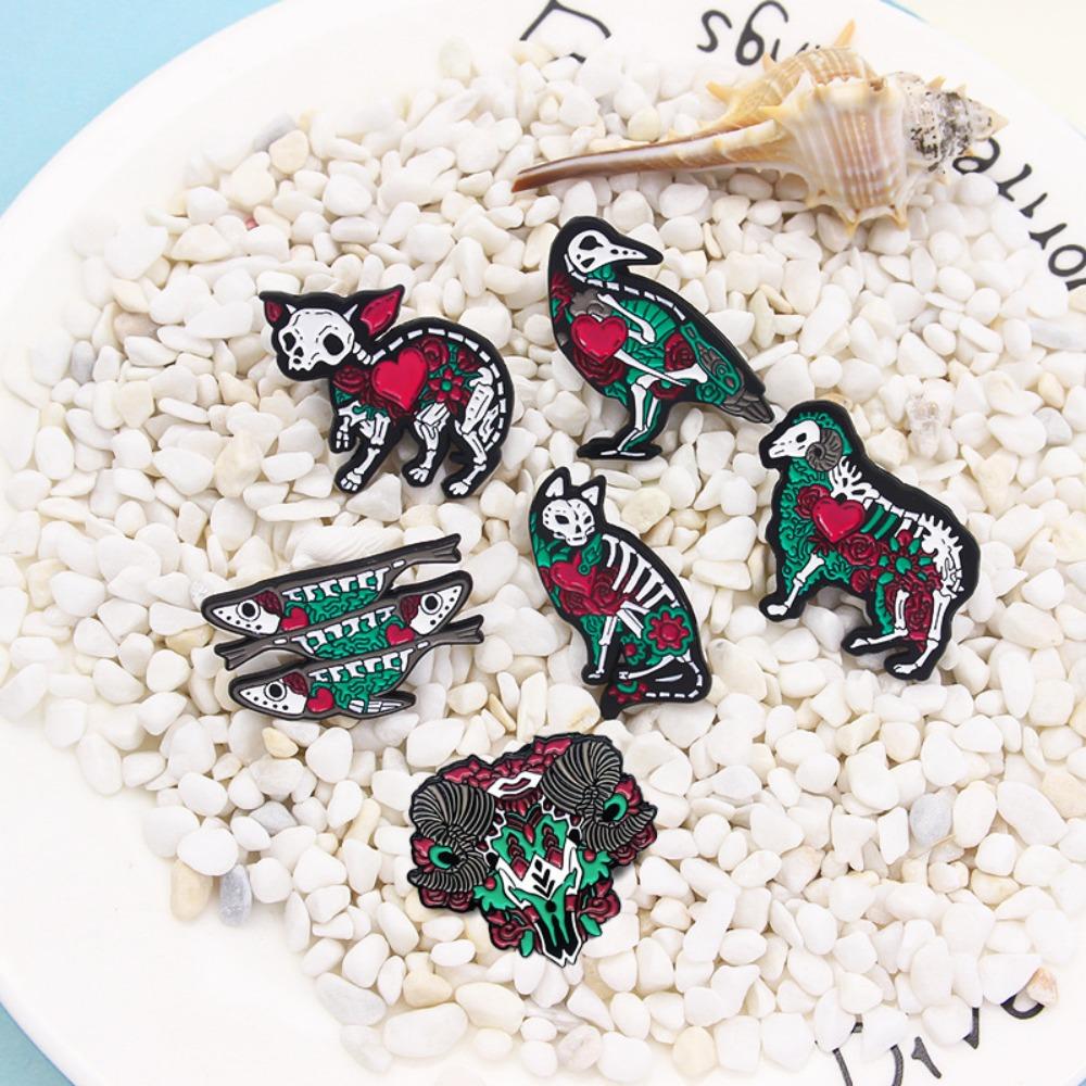 Punk Cartoon Animal Brooch Spooky Cartoon Metal Brooch Fashion Halloween Lapel Pins  Ornament Badge