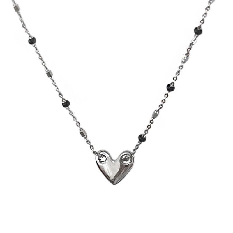 Black Adhesive Bead Love Necklace with Layered Atmosphere, Collarbone Chain, Heart-shaped Neck Chain, Female