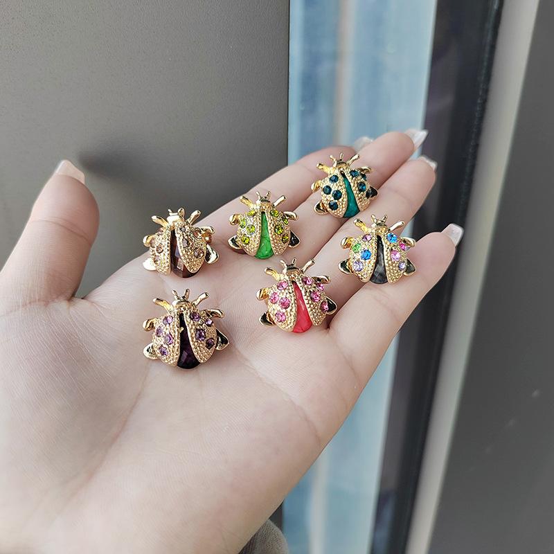 Female Fashion Rainbow Crystal Cute Ladybuy Brooches For Women Luxury Gold Color Rhinestone Alloy Animal Brooch Safety Pins