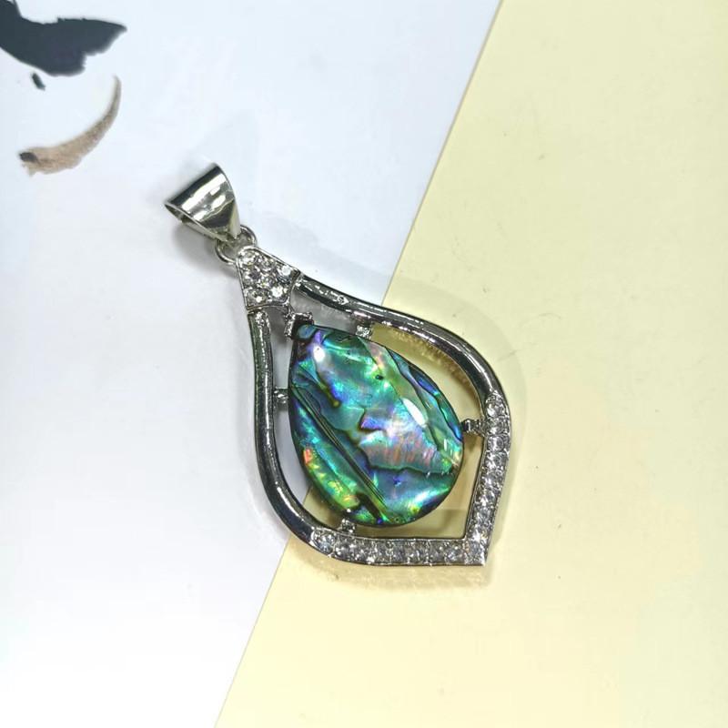 Geometric Shell Pendant Necklace With Abalone Beads And Gold Inlay For Fashion Jewelry Lovers