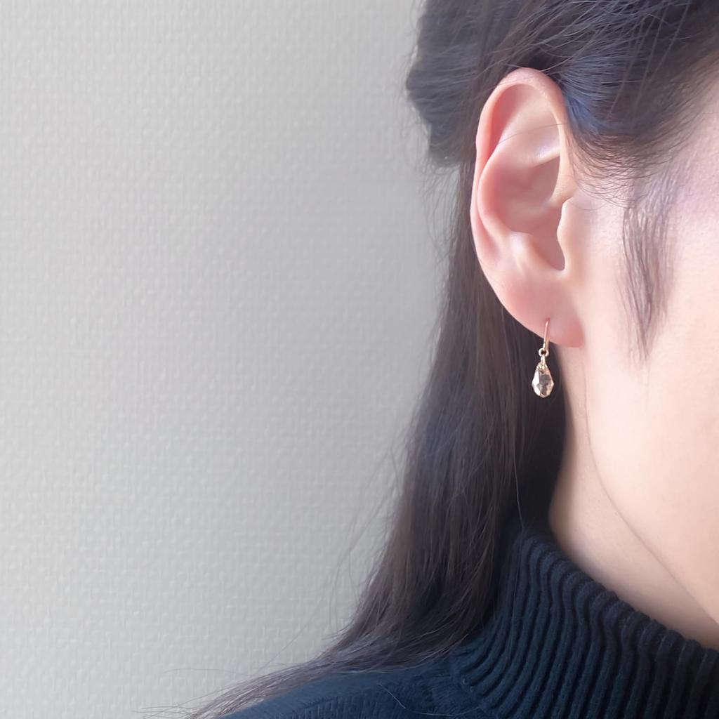 ESTELLE [Official] [Web Exclusive] Women's Hook Earrings, 10K Yellow Gold with Crystal, 0202-3087-0019-0000