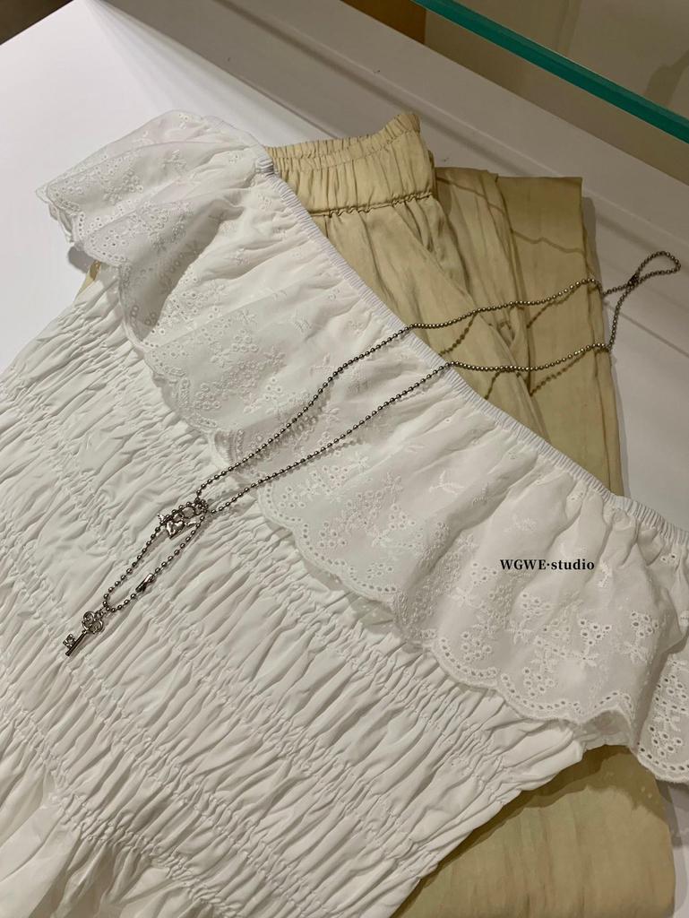 Guangzhou Women's Trendy One-Shoulder Ruffle Top for Spring/Summer