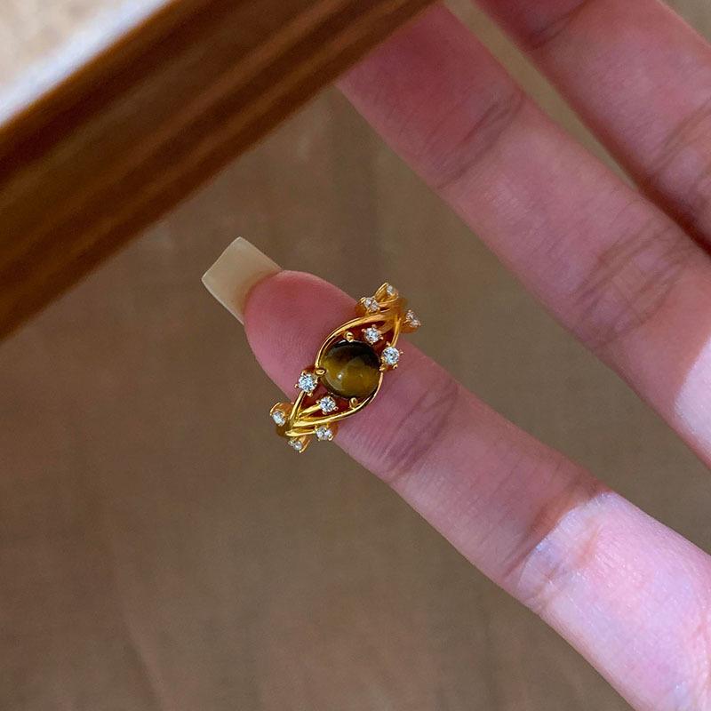 

Модные кольца для женских украшений золотой