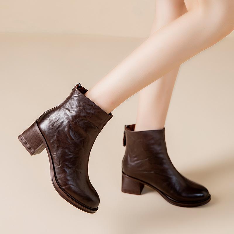 2025 Winter Women's Luxurious Cowhide Boots: Non-Slip, Warm, Comfortable, Fashionable, Plus Velvet