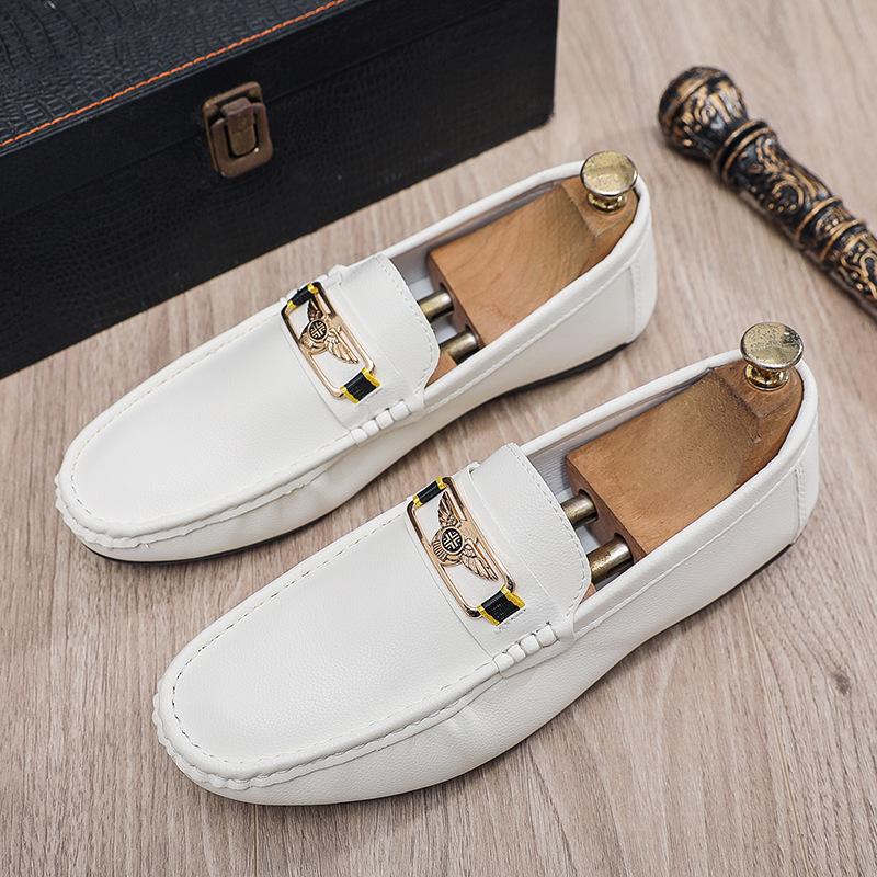Summer new breathable casual Doudou shoes men's flat bottom light lazy foot cover one pedal driving shoes soft sole men's shoes