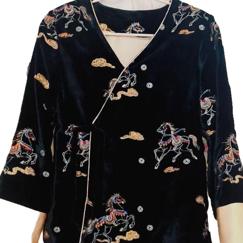 1meter Black Color Horse Pattern Embroidery Fabric Mulberry Silk Velvet Fabric for New Chinese-style Coat Vest Dress Cheongsam