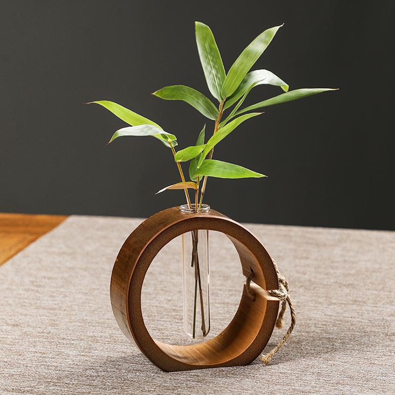 Kreative handgefertigte Bambus-Zen-Vase: Kleines hydroponisches Blumenarrangement