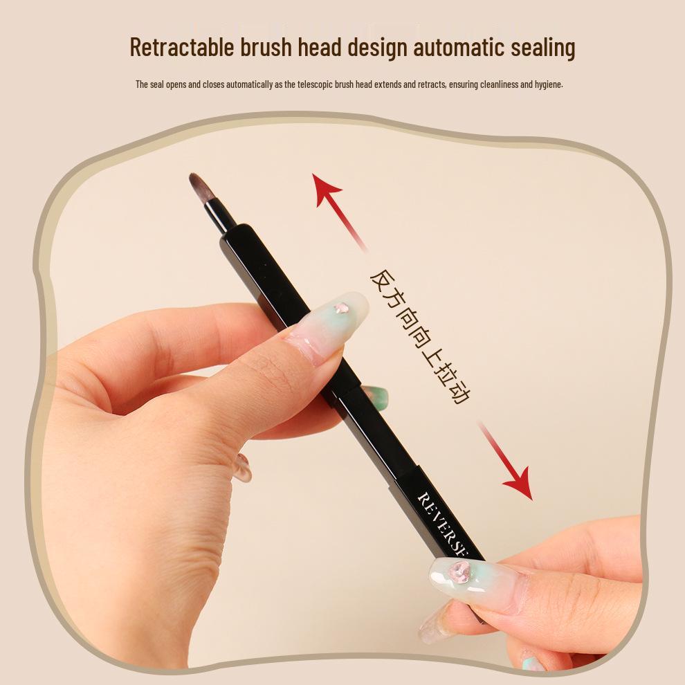 Compact, Skin-Friendly Anti-Aging Retractable Lip Brush - Soft Bristles, Dustproof, and Easy to Clean
