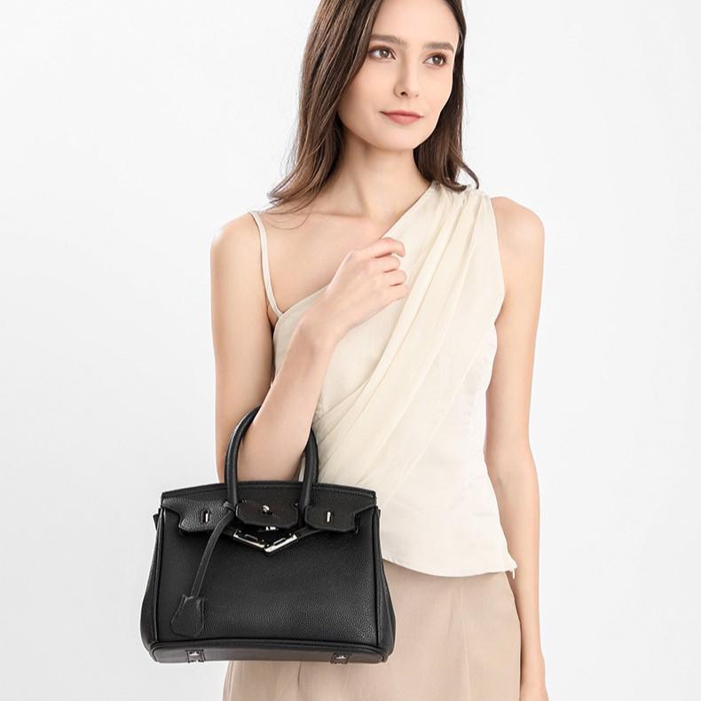 Premium Women's Big Bag 2025 Popular New Trendy Fashion Portable Large Capacity Shoulder Bag Versatile Messenger Bag