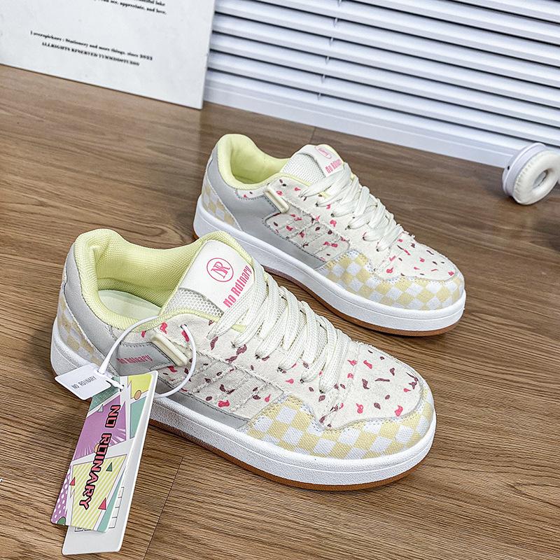 Original cranberry color matching platform bread shoes female cute versatile casual board shoes new little white shoes