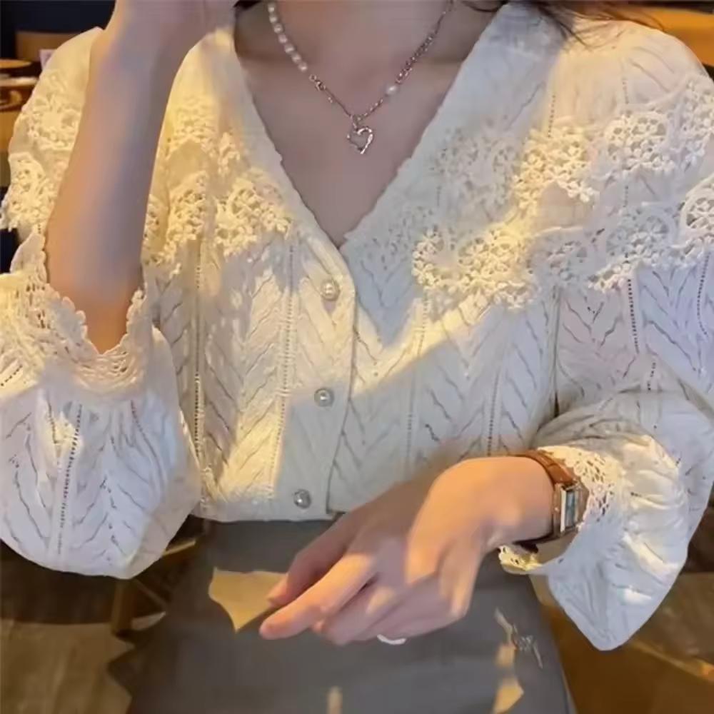 Ladies Design Retro Temperament Lace Blouse Autumn Sweet Ageing Delicate Tops