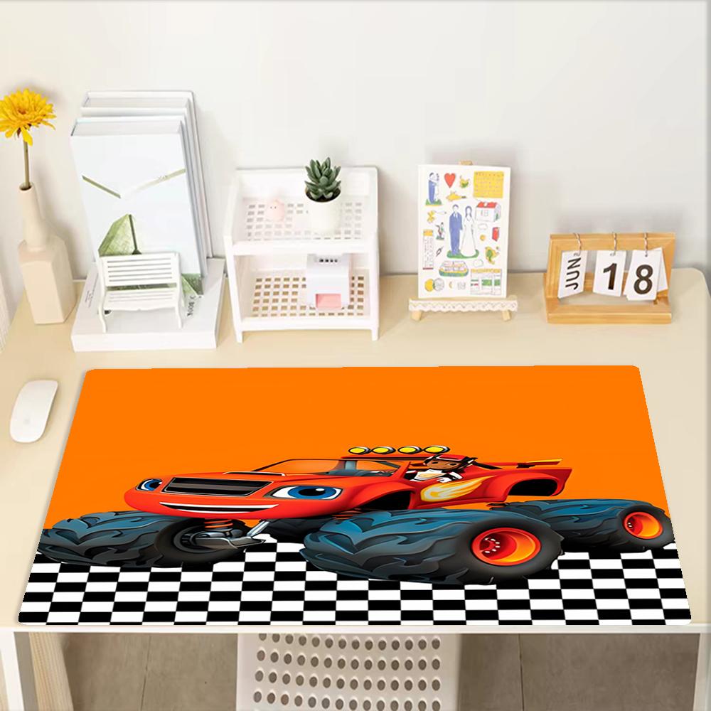 Tappetino Mouse Tema Camion, Base in Gomma Antiscivolo, Multifunzionale per Ufficio e Casa, Perfetto per la Personalizzazione dello Spazio di Lavoro.