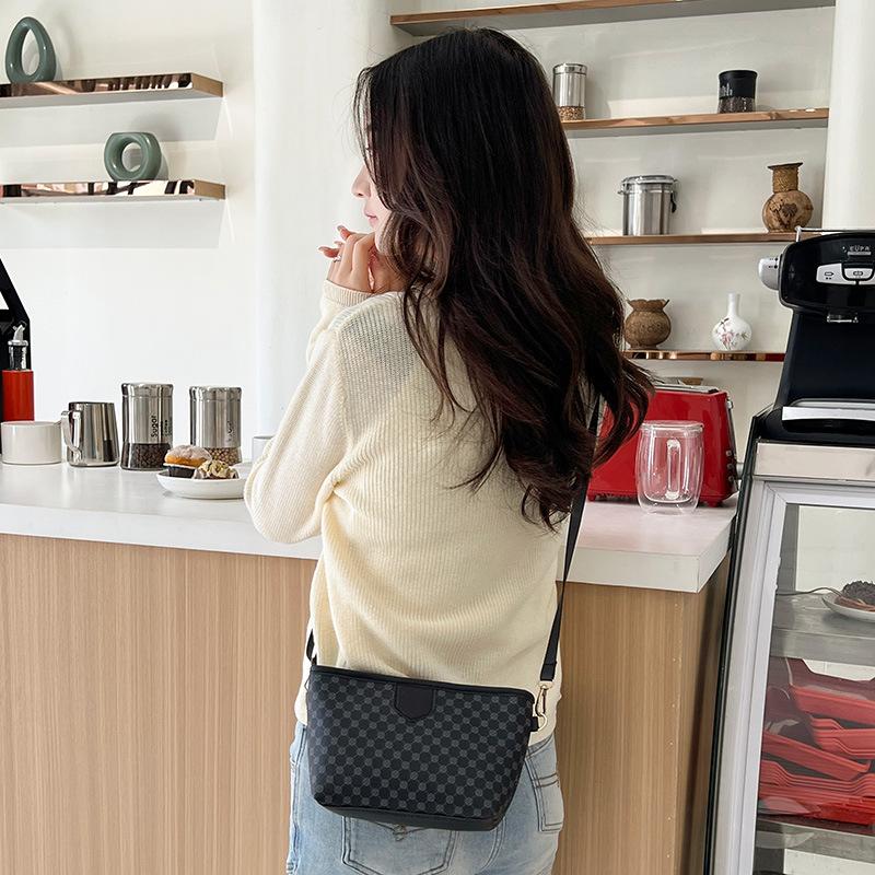 Women's PU Leather Crossbody Bucket Bag  One Shoulder  Small Circular Print  Scented  Old Flower  Simple  Fashionable  New