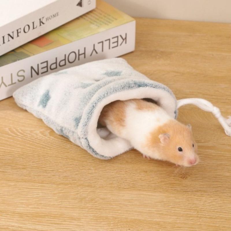 Hamster Sleeping Bag Warm Soft Plush Pet Sleep House Small Pet Bed for Hedgehog Guinea Pig Squirrel Pet Hamster Outing Pocket
