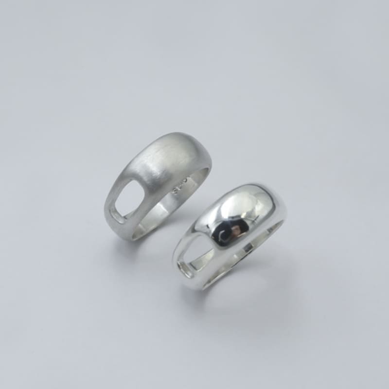 SUIOVE Curve hole Ring