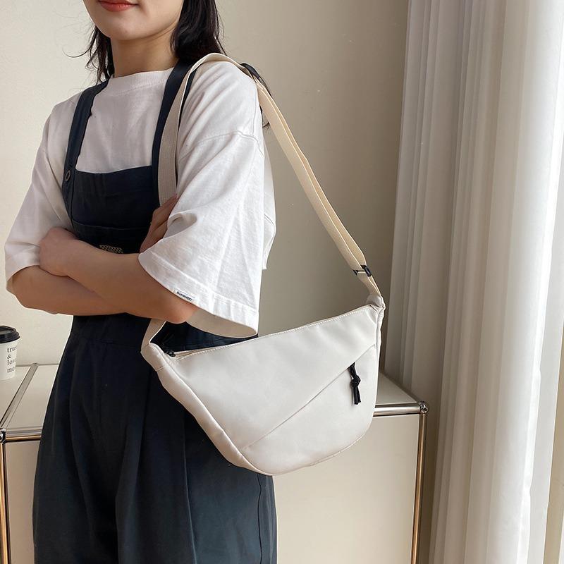 Fashion Underarm Bag Viral Shoulder Bag Women Minimalist Chic Crossbody Bag Versatile Instagram Bag