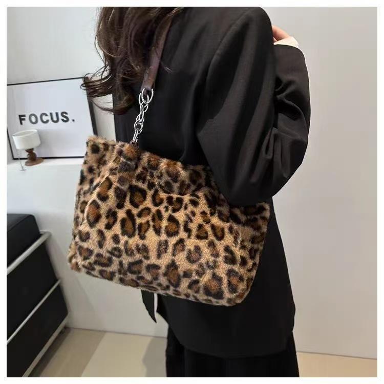 Niche Design, Autumn and Winter New Styles, Plush Chain Bag, Women's, Casual Versatile, Leopard Print Tote Bag, Commuting Shoulder Bag