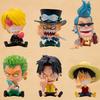 Anime One Piece Figurka Akcji Świąteczna 8-10 cm PVC Luffy Roronoa Zoro Urocze Ozdoby Wersja Q Dekoracja Samochodu Model Kolekcjonerski