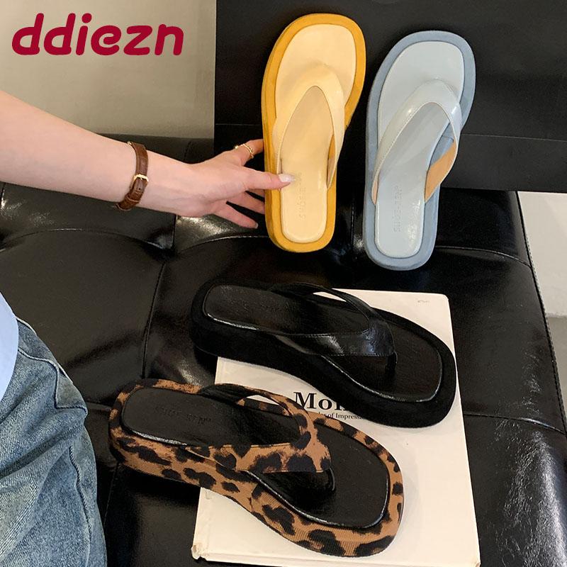 Fashion New Fashion Thick Soled Women Slides Slippers Spring Summer Beach Female Flip flops Sandals Square Toe Ladies Slippers Shoes