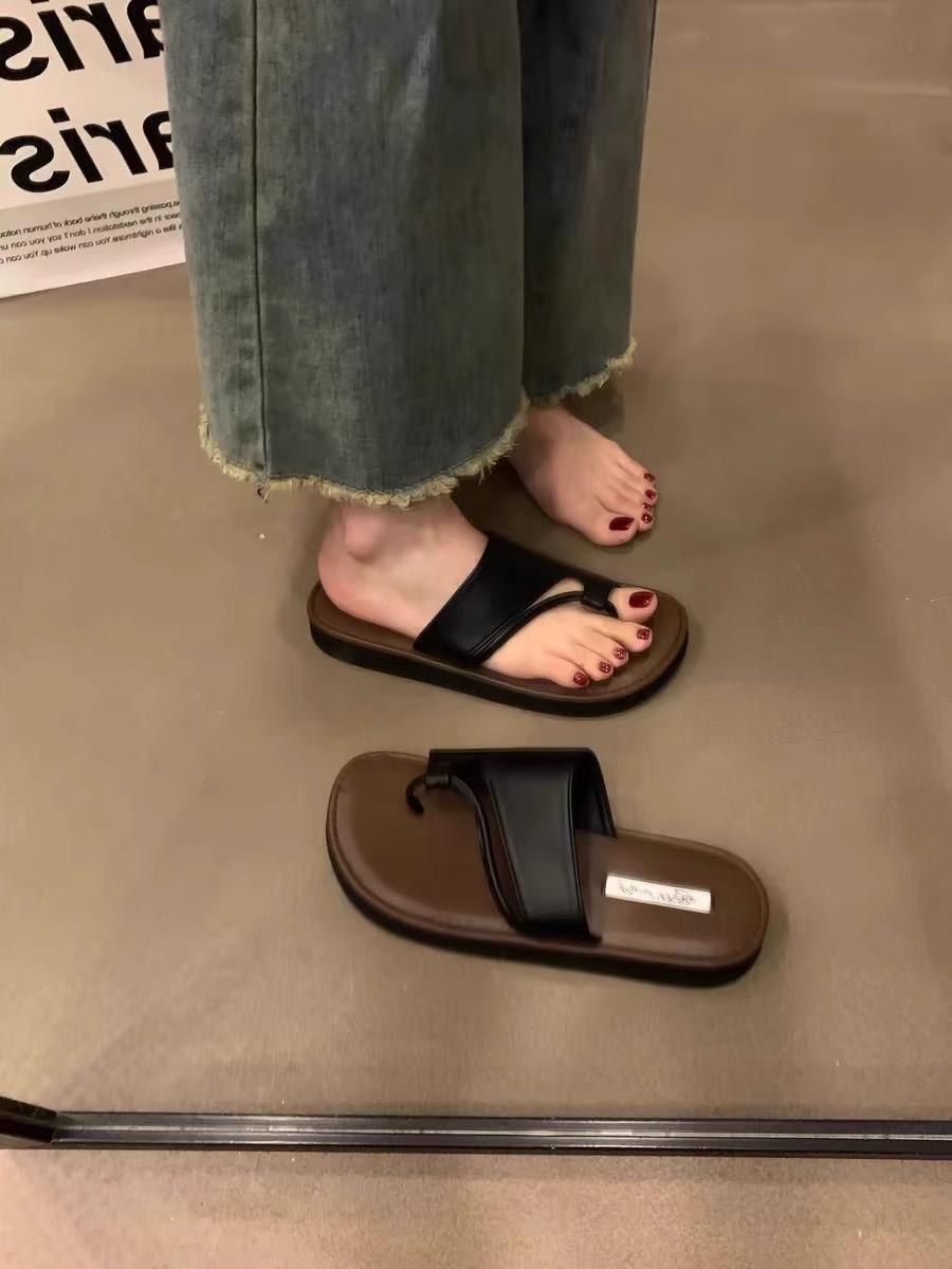 

Серебряные тапочки с толстым дном и нескользящим носком, женская летняя одежда 2025 года, новинка среди знаменитостей из Интернета, мягкие пляжные классные тапочки 40 чёрный