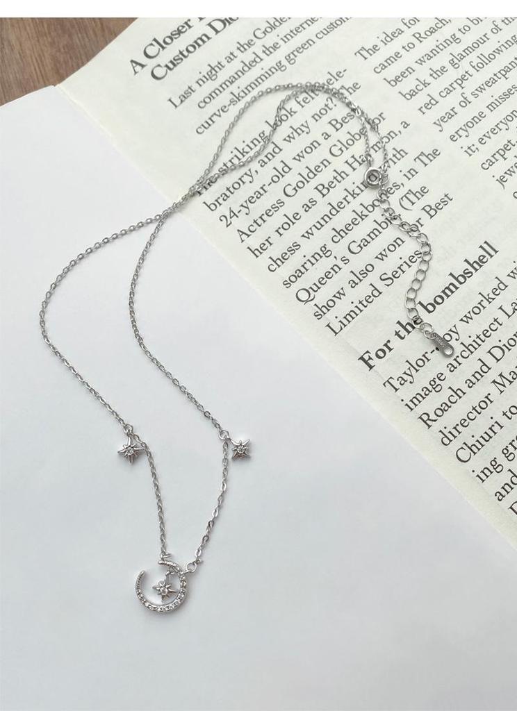 Sterling Silver Star & Moon Necklace - Elegant, Versatile Clavicle Chain for Women. High-End Design with an Exquisite, Luxurious Feel.