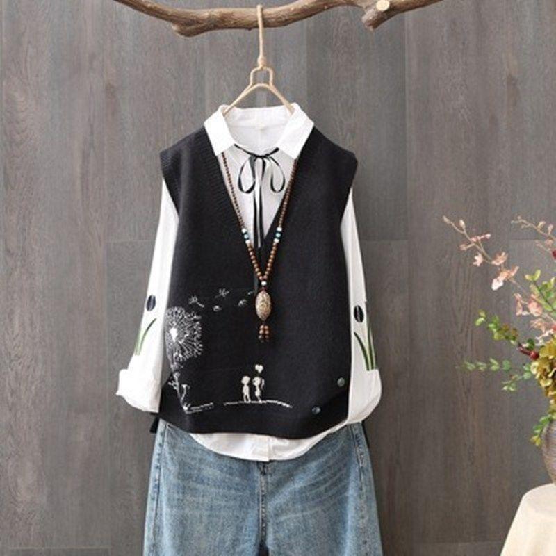 Spring and Autumn Korean V-neck Knitted Tank Top for Women's Casual Loose Sleeveless Age Reducing Top