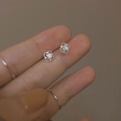 Cercei Opal Dantelă Ajurată Franceză în Formă de Diamant Retro Mini Cercei Temperament Mici și Exquisite
