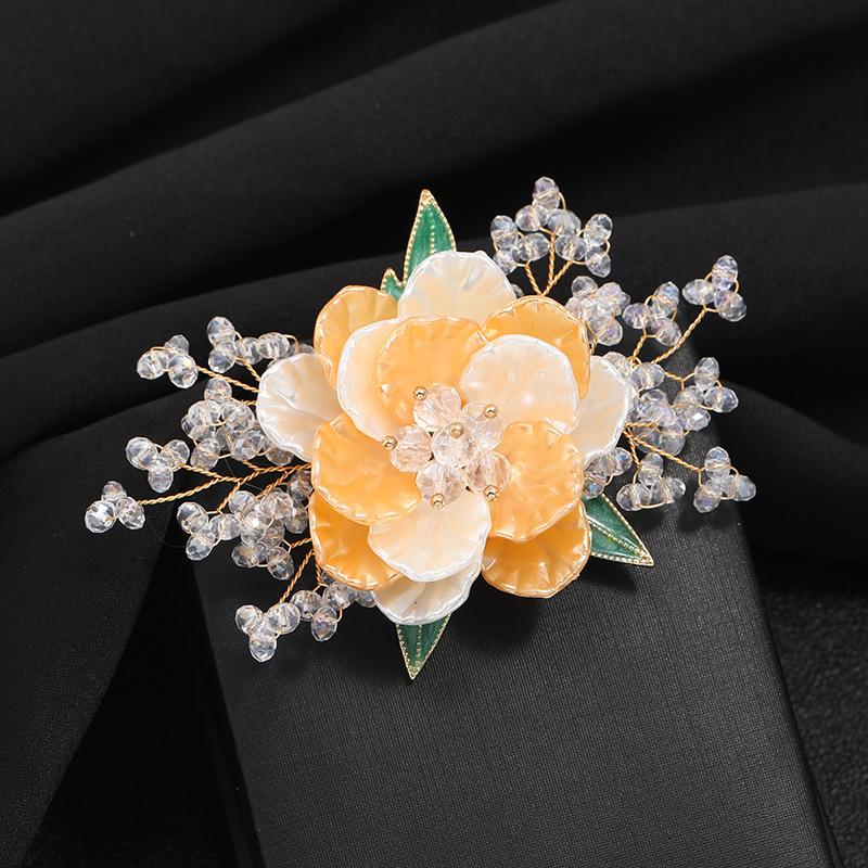 

High-end temperament flower crystal brooch trendy female elegant luxury niche high-end corsage accessories