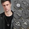 Collana Trendy in Acciaio Inossidabile per Uomo con Ciondoli Animali Unici e Design alla Moda Geometrico