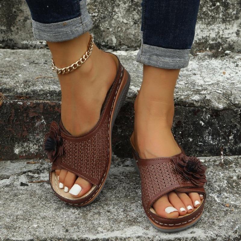 Don't Buy Slippers Indiscriminately. This Trendy Slipper Is Comfortable and Breathable T-shaped Wedge Heel Rubber Low Heel.