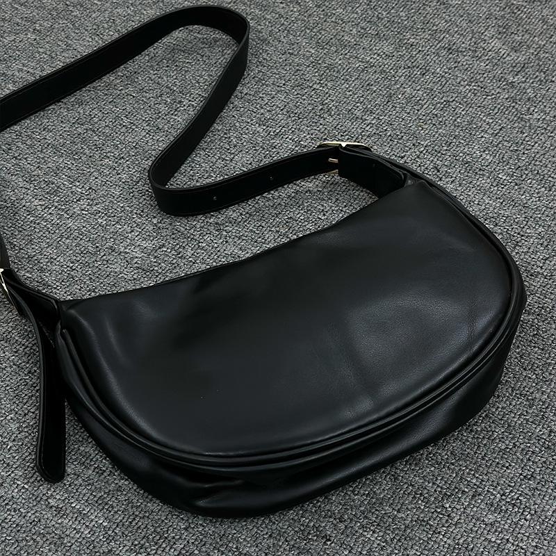 

Textured niche small bag women s bag new trendy fashion casual black shoulder messenger bag versatile dumpling bag чёрный