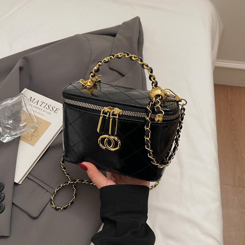 Маленькая сумка на цепочке женская новая зимняя модная простая сумка кроссбоди текстурная ручная маленькая квадратная сумка