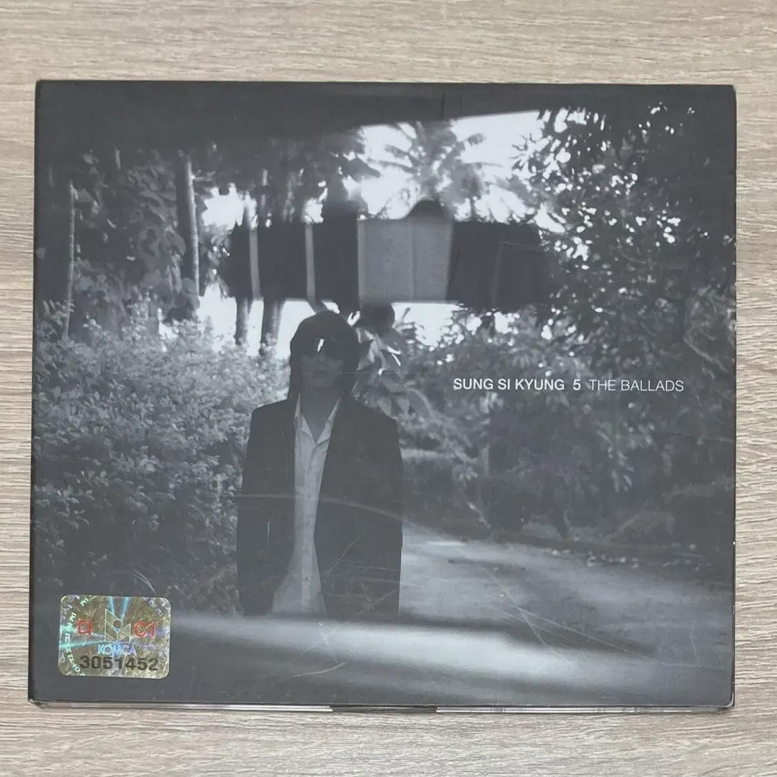 

Seong Si Kyung s 5th Album The Ballads Cd Is On Sell