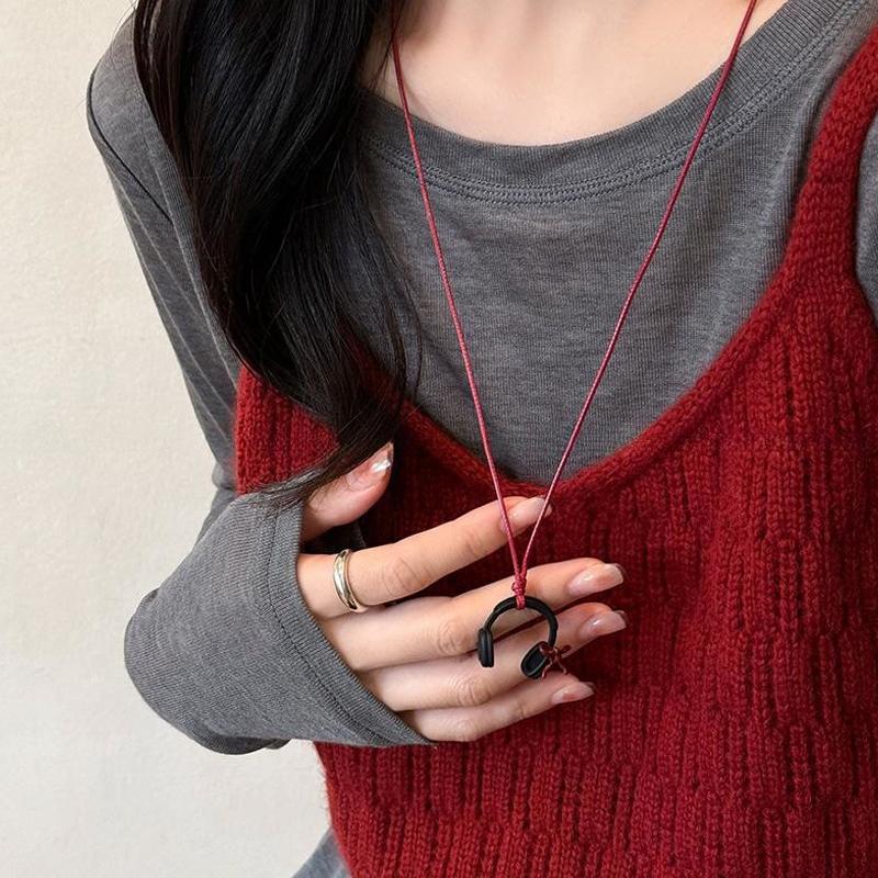 Red Versatile Simple Bow Earphones Pendant Necklace For Women Girls Light Luxury Sweater Chain Jewelry Accessories Gifts
