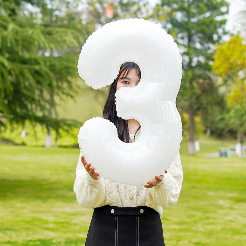 32-Inch White Number '40' Birthday Balloon, Aluminum Foil Party Decoration Prop