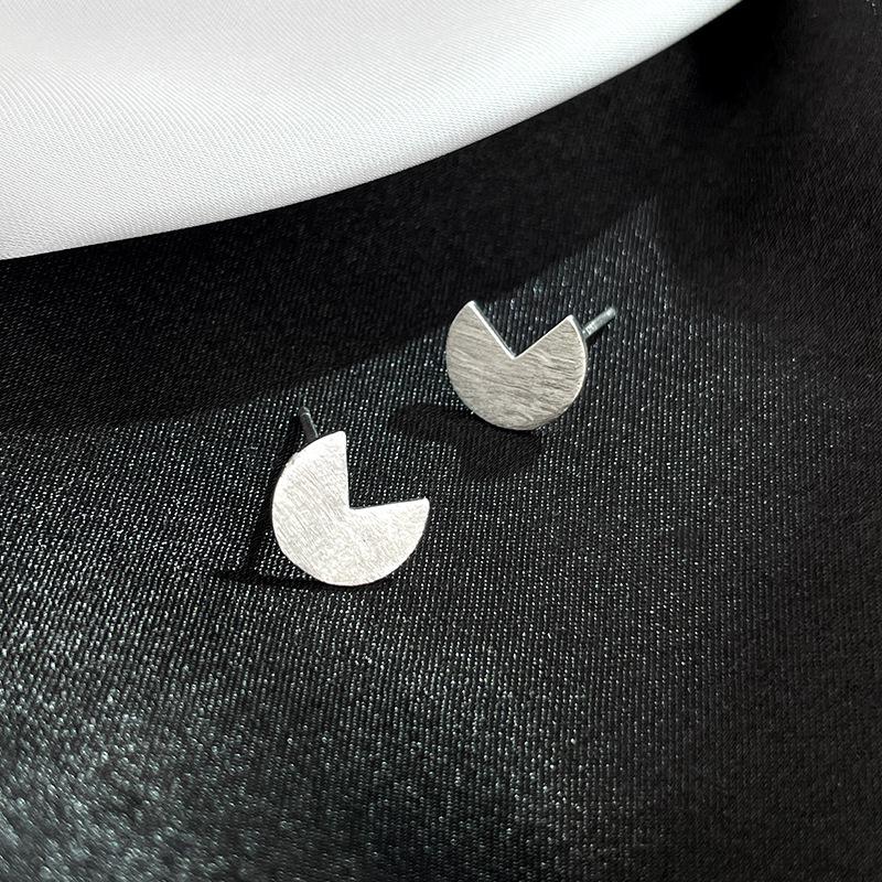 Banyan Tree S925 Silver Brushed Geometric Cutaway Round Earrings for Women - Sweet Cool Style