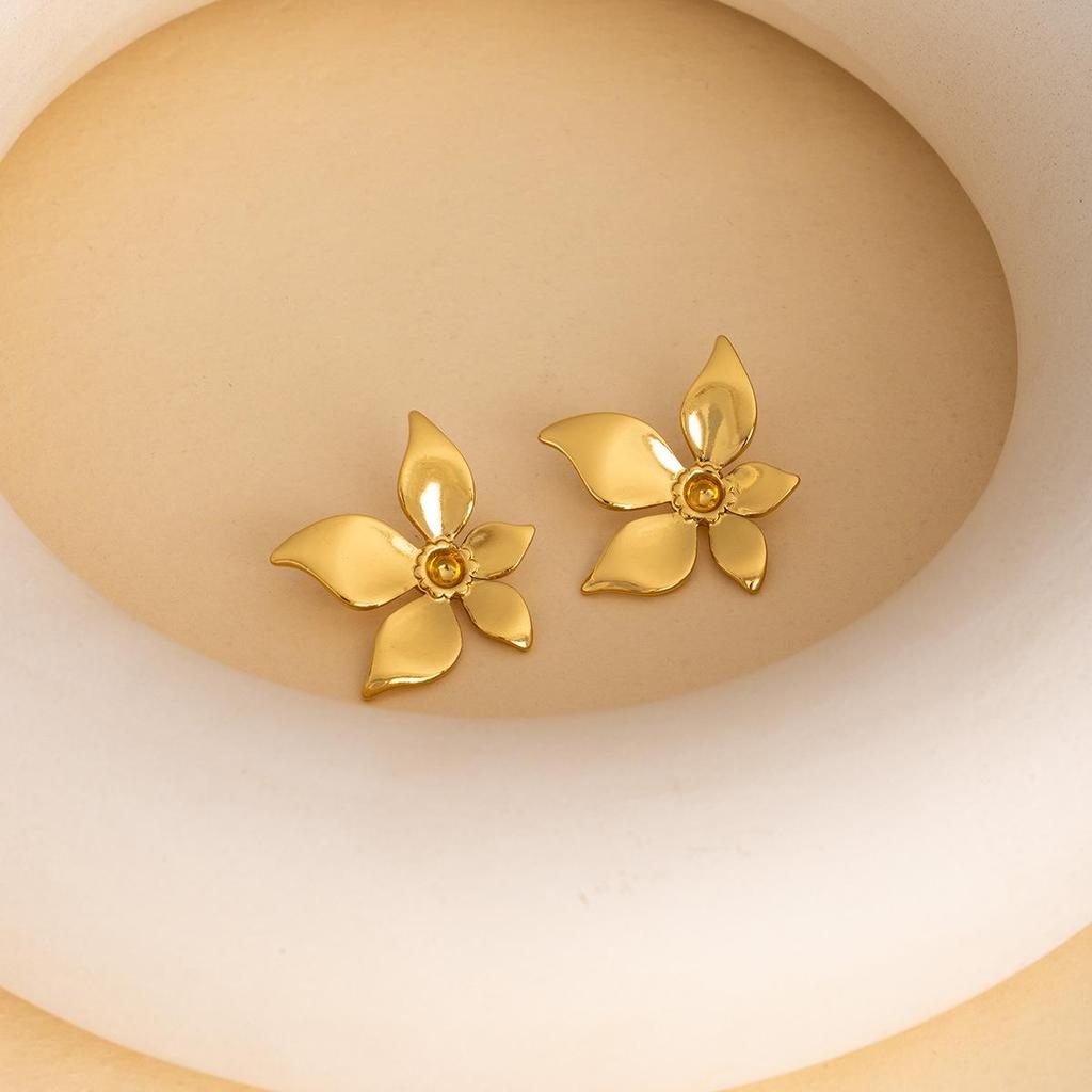 European Retro Geometric Leaf & Heart Stainless Steel Stud Earrings