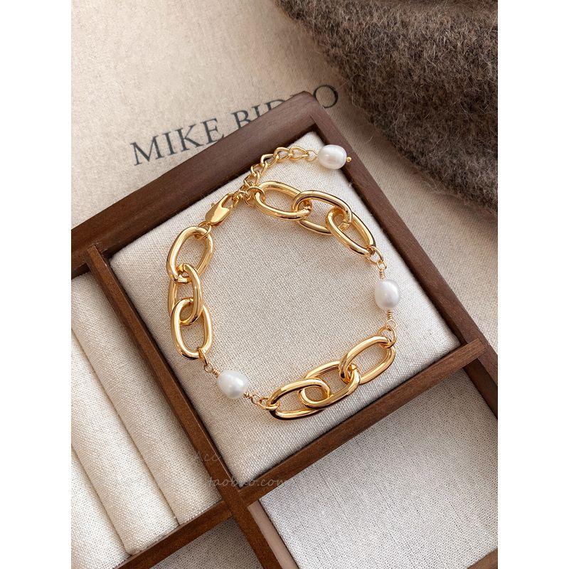 Natural Freshwater Pearl Metal Stacking Bracelets for Women, Autumn and Winter Vacation Style, Light Luxury, Exquisite and Fashionable Bracelets
