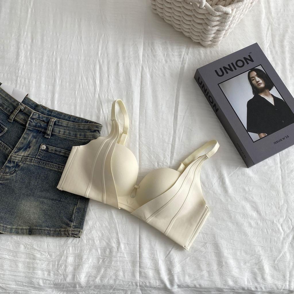 Lift underwear, women's small breasts show large and seamless, gather up, support to prevent sagging, no steel ring, side collection of secondary