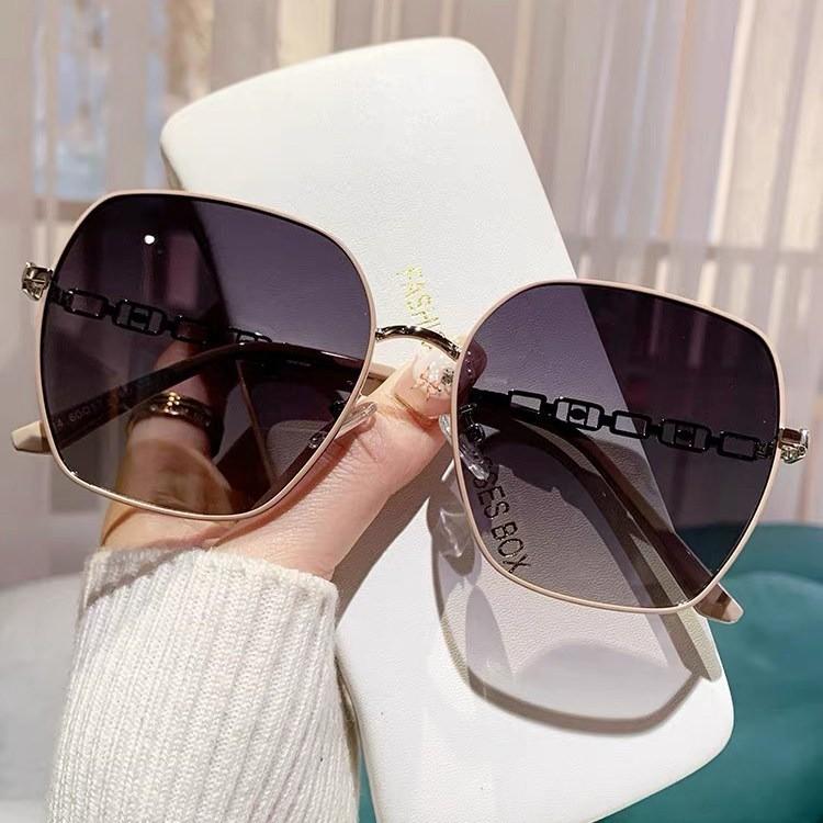 Fashion Geometric Women Sun Glasses With Gradient Pink Lenses And Uv400 Protection For Outdoor Activities