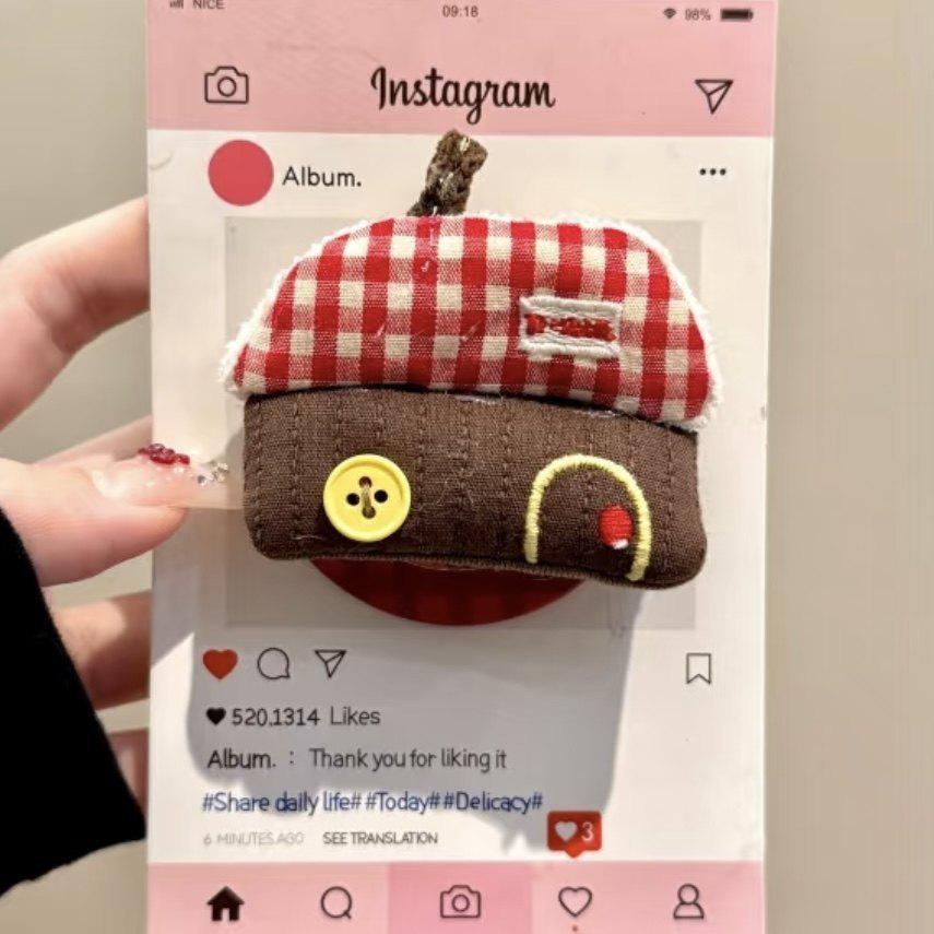 

Autumn/Winter Red Plaid MagSafe Phone Stand with Strong Magnetic Adsorption