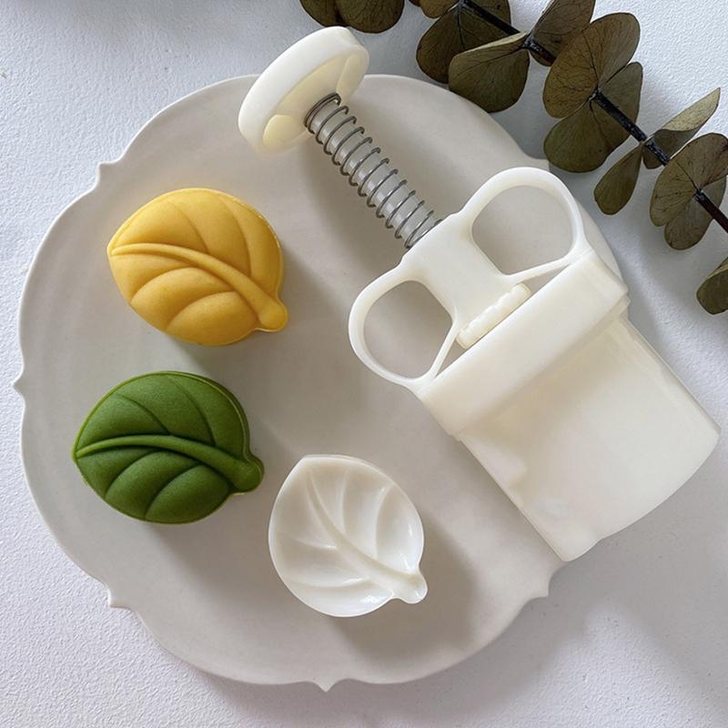 50g Plastic Material Mooncake Molds Leaf Shaped Mooncake Stamps DIY Baking Mooncake Accessories for Mid-Autumn Festival