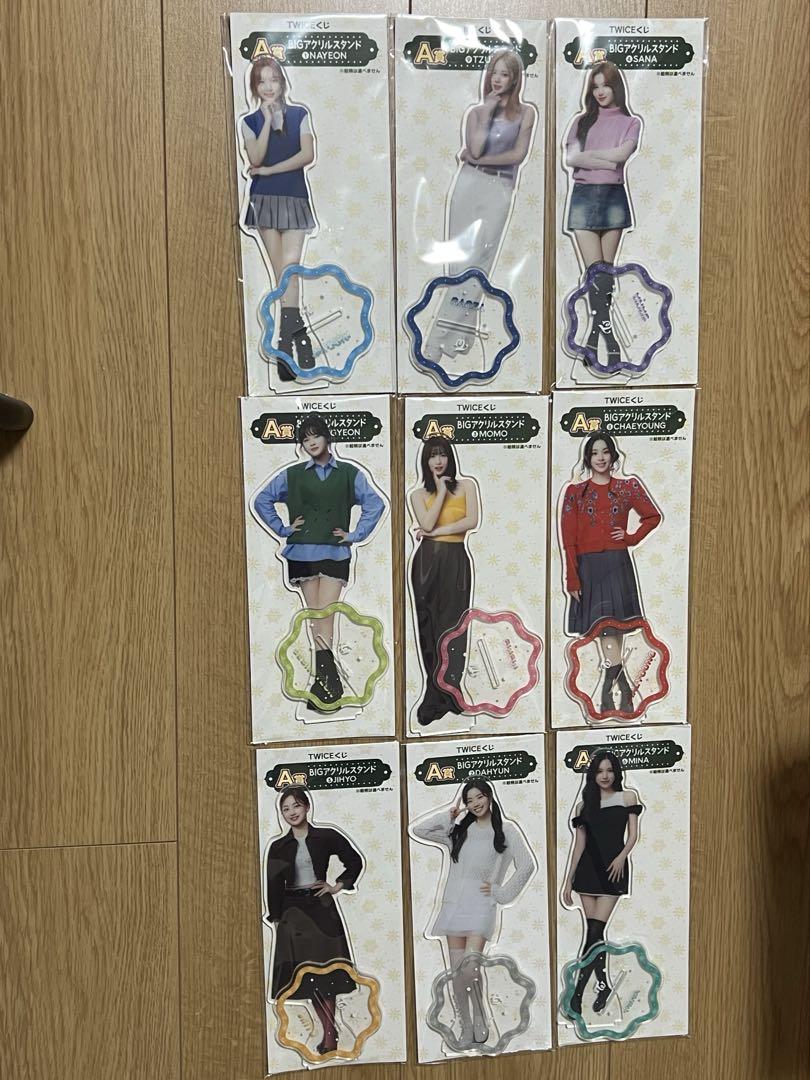 

[USED] TWICE Lottery 2024 Acrylic Stand Complete