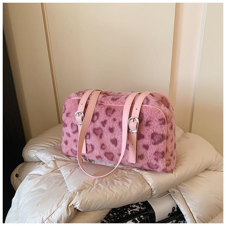 

Winter plush bag women s 2026 new fashi large capacity retro fashi leopard print tote bag plush bag underarm women s bag рожевий