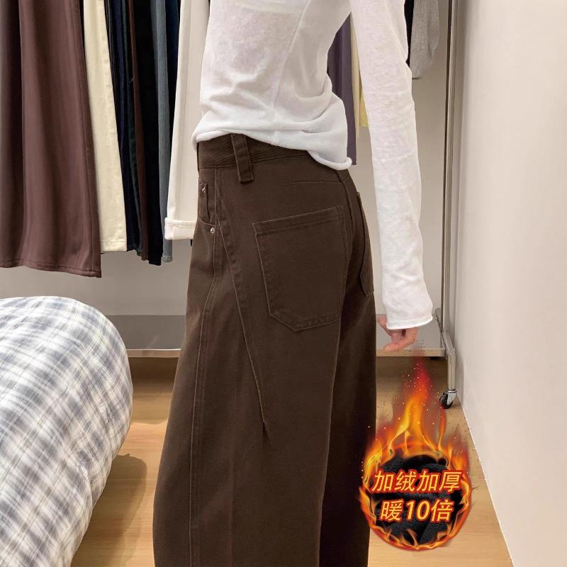 Coffee wide-leg jeans women's autumn and winter velvet pear-shaped figure high waist loose and thin scimitar pants