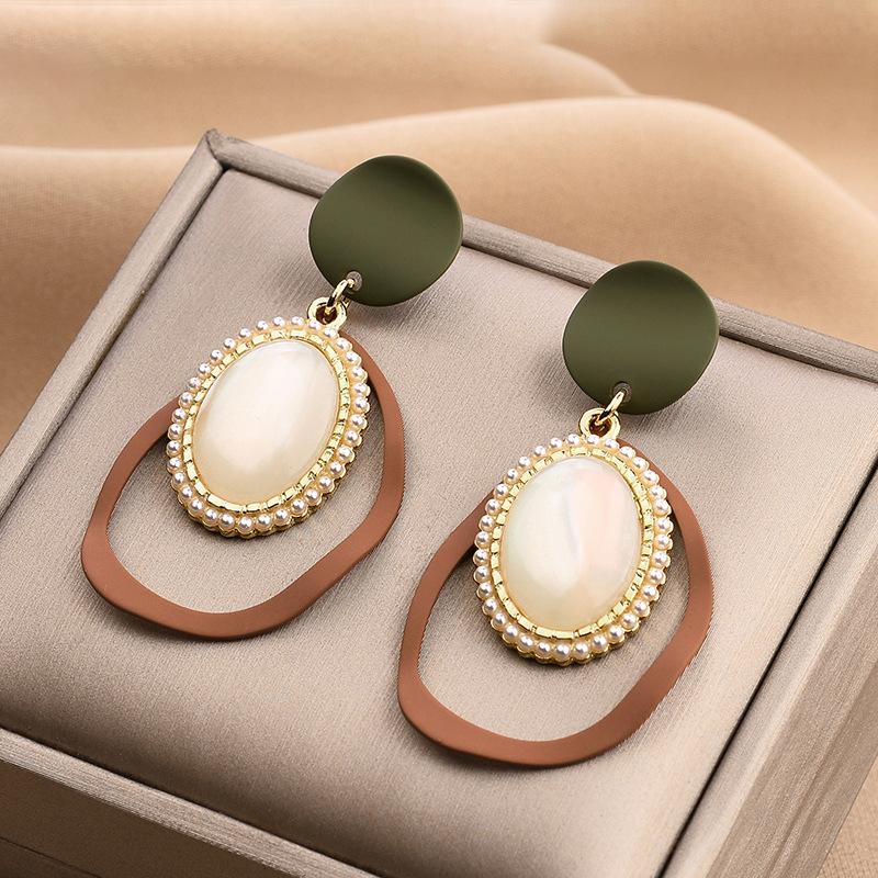 Retro geometric water drop pearl earrings stud earrings design sense niche