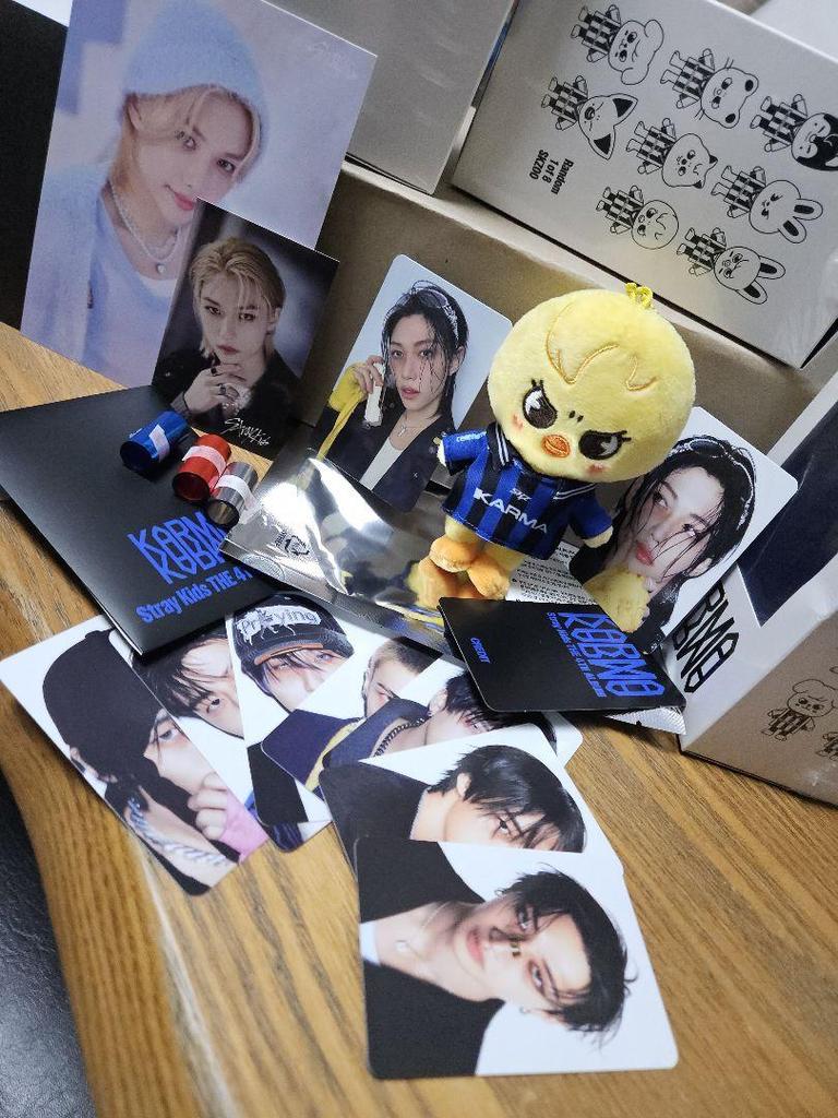 [USED] Stray Kids Filik Pogari KARMA 5-star Trading Cards and More