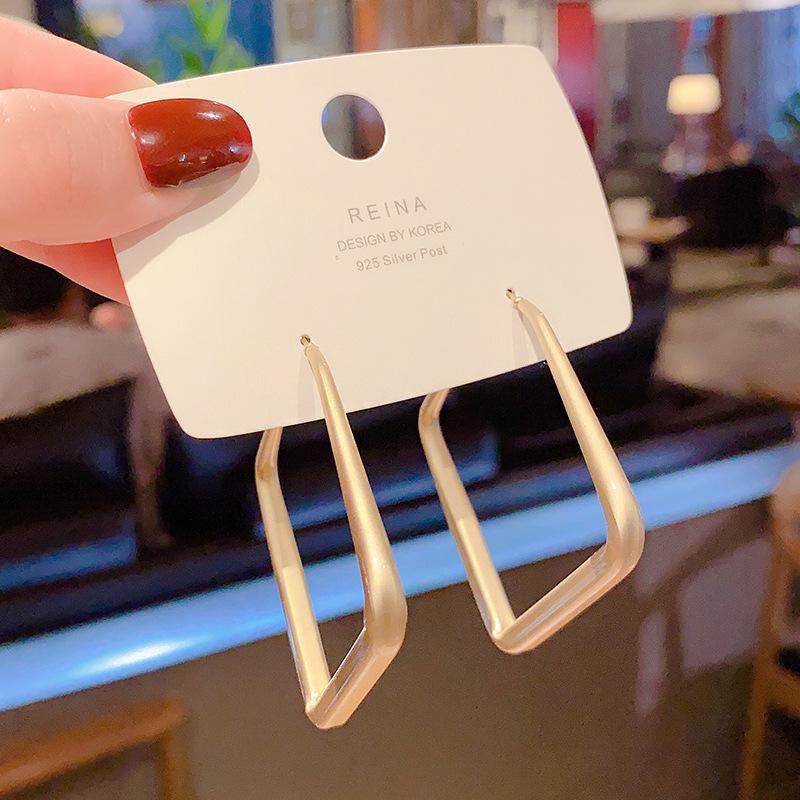 S925 Silver Needle Geometric Gold Earrings for Women, Korean Style, Frosted Design, European & American Influence, All-Match Temperament.