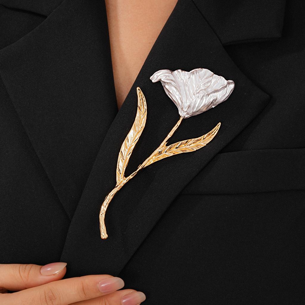 Metallic Rose Flower Brooch Women Exaggerated Folded Leaf Retro High Sense Brooch Daily Wear Party Jewelry Accessories