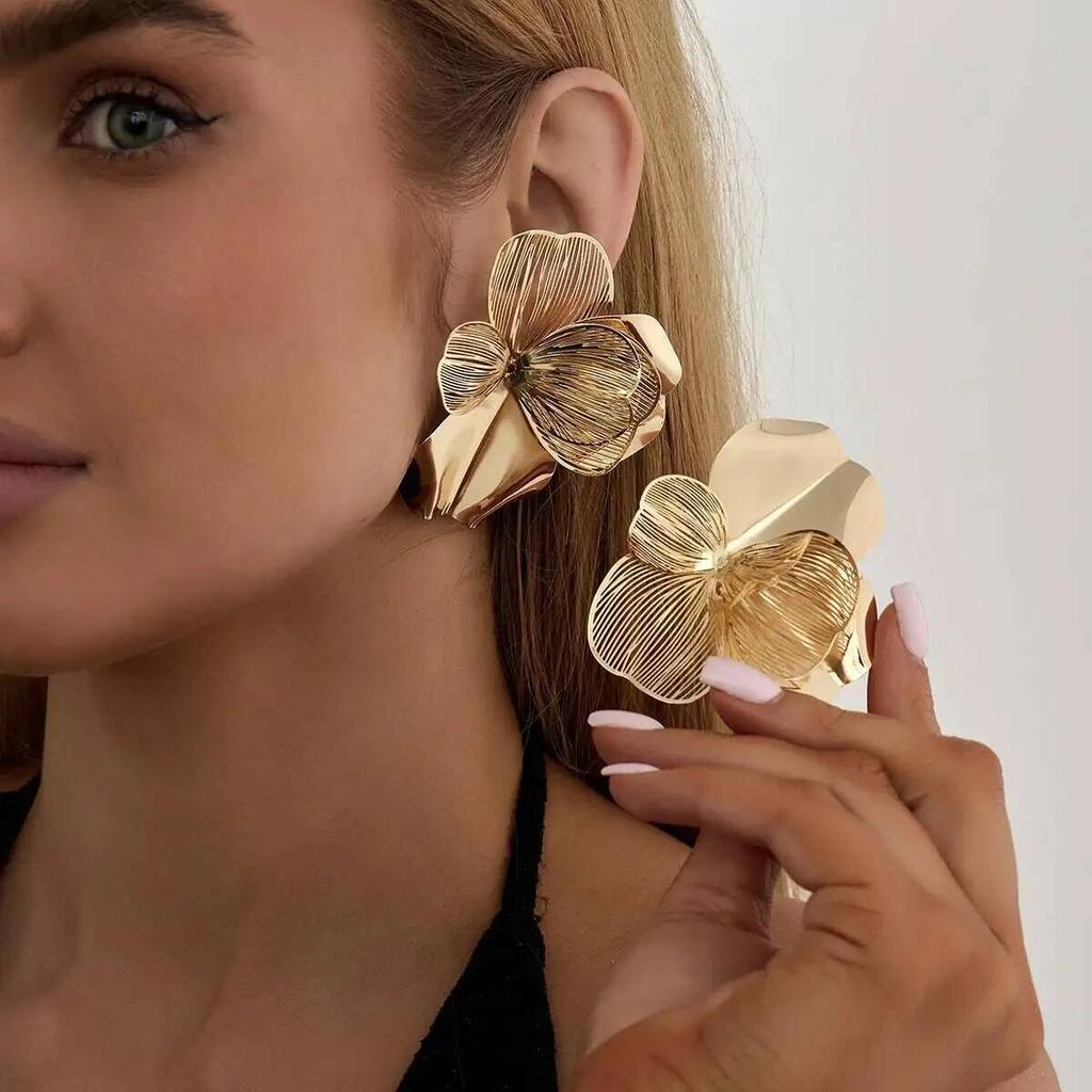 SHIXIN Creative Chic Petal Flower Stud Earrings Women Trendy Exquisite Wedding Bridal Gold Color Piercing Ear Daily Jewelry Gift